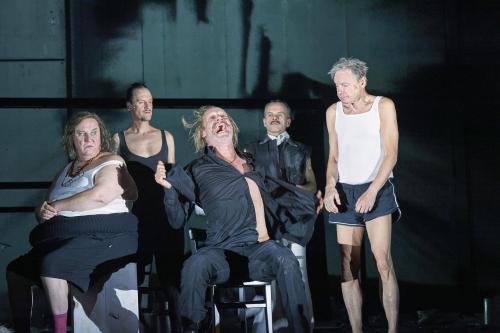 6.	Deutsches SchauSpielHaus Hamburg: »Herr Puntila und sein Knecht Matti« (Regie: Karin Beier / Bühne: Johannes Schütz)Josef Ostendorf, Jan-Peter Kampwirth, Joachim Meyerhoff, Kristof Van Boven, Michael Wittenborn