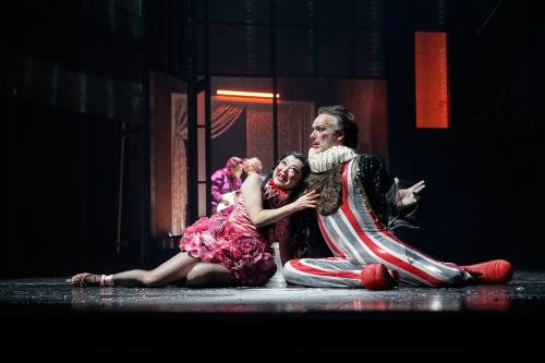 Ankündigungsfoto »Hundeherz«; zu sehen sind Sachiko Hara, Felix Knopp