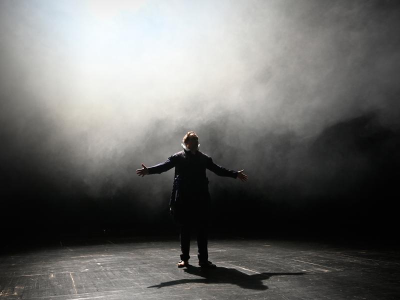 Late Night Hamlet / Thomas Aurin