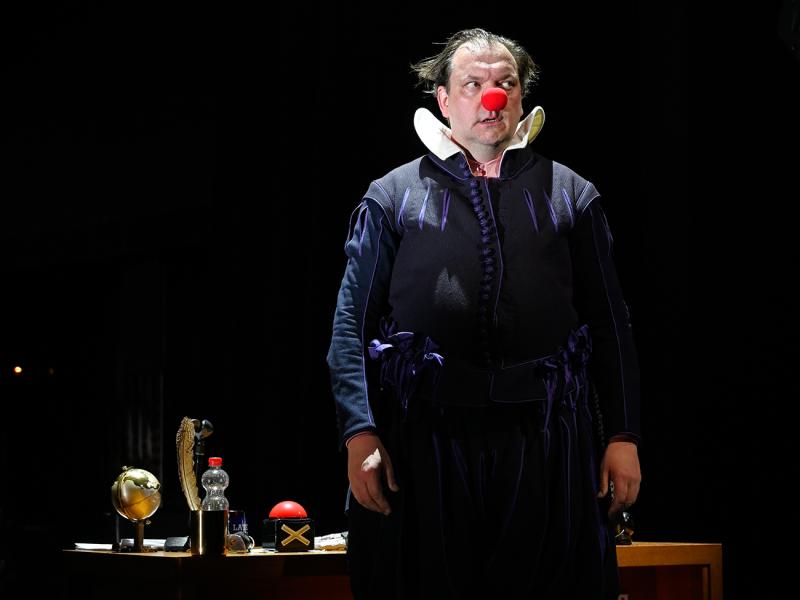 Late Night Hamlet / Thomas Aurin