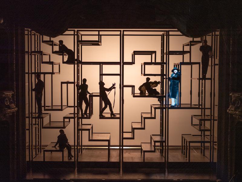 Die Dreigroschenoper / Hamburger Theaterfestival / JR Berliner Ensemble