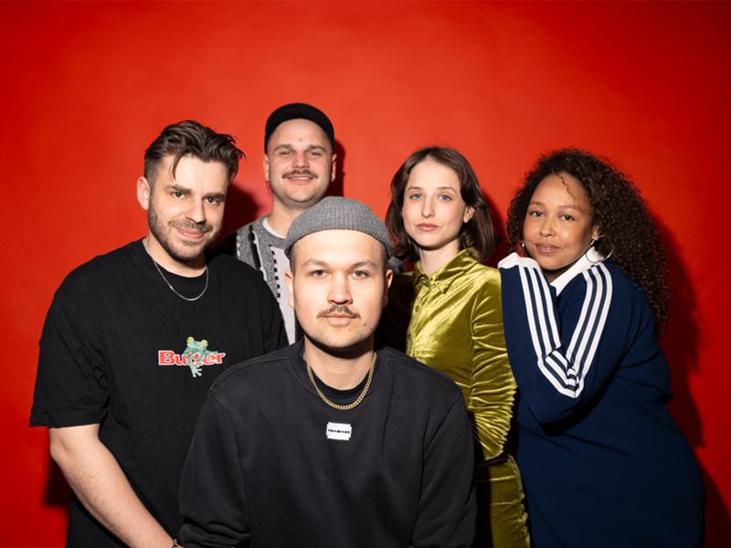 Weihnachtsshow Studio Rot / Sammy Bermudez