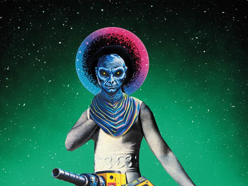 Die Collage zeigt eine Gestalt vor einem grünen Hintergrund zu sehen, welcher mit feinen weißen Punkten übersäht ist. Die Figur hat ein blaues Gesicht, viele Falten und eine Art Heiligenschein um den Kopf. Anstelle einer Hand hat etwas Kabel- oder Zeig-Ähnliches. Unterhalb der Gestalt erkennt man viele Schalter und Messuhren, die miteinander verbunden sind. Links und recht unterhalb der Figur sind noch zwei weitere alienartige Figuren, die eine trägt einen Blaumann, gelbe Handschuhe und einen Eimer, die and