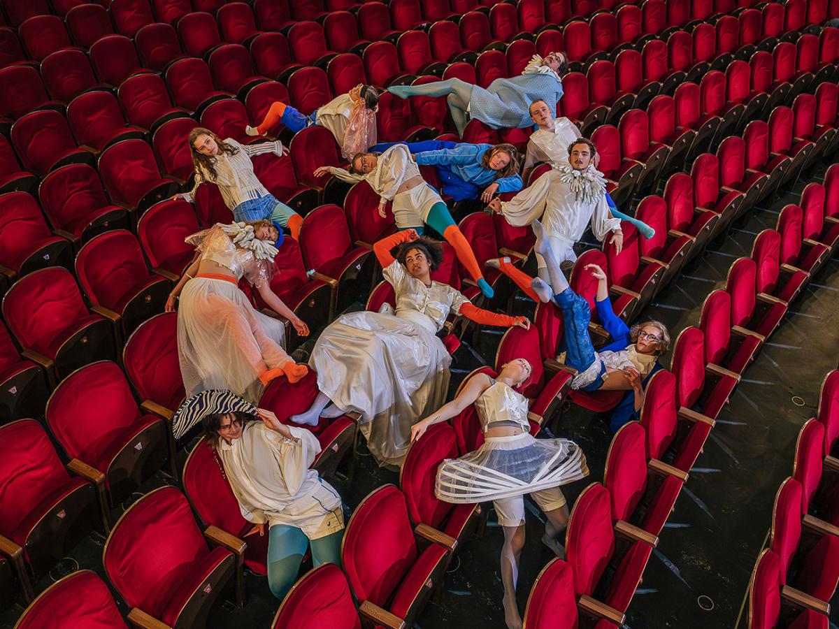 Backstage / Niklas Heinecke