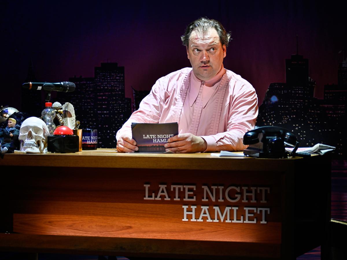 Late Night Hamlet / Thomas Aurin