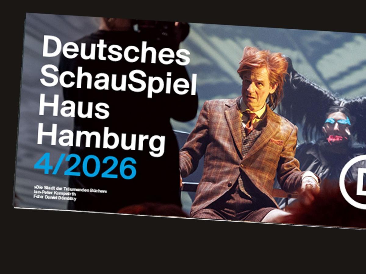 Auf dem Foto sieht man das Titelblatt des Spielplans für April 2026
